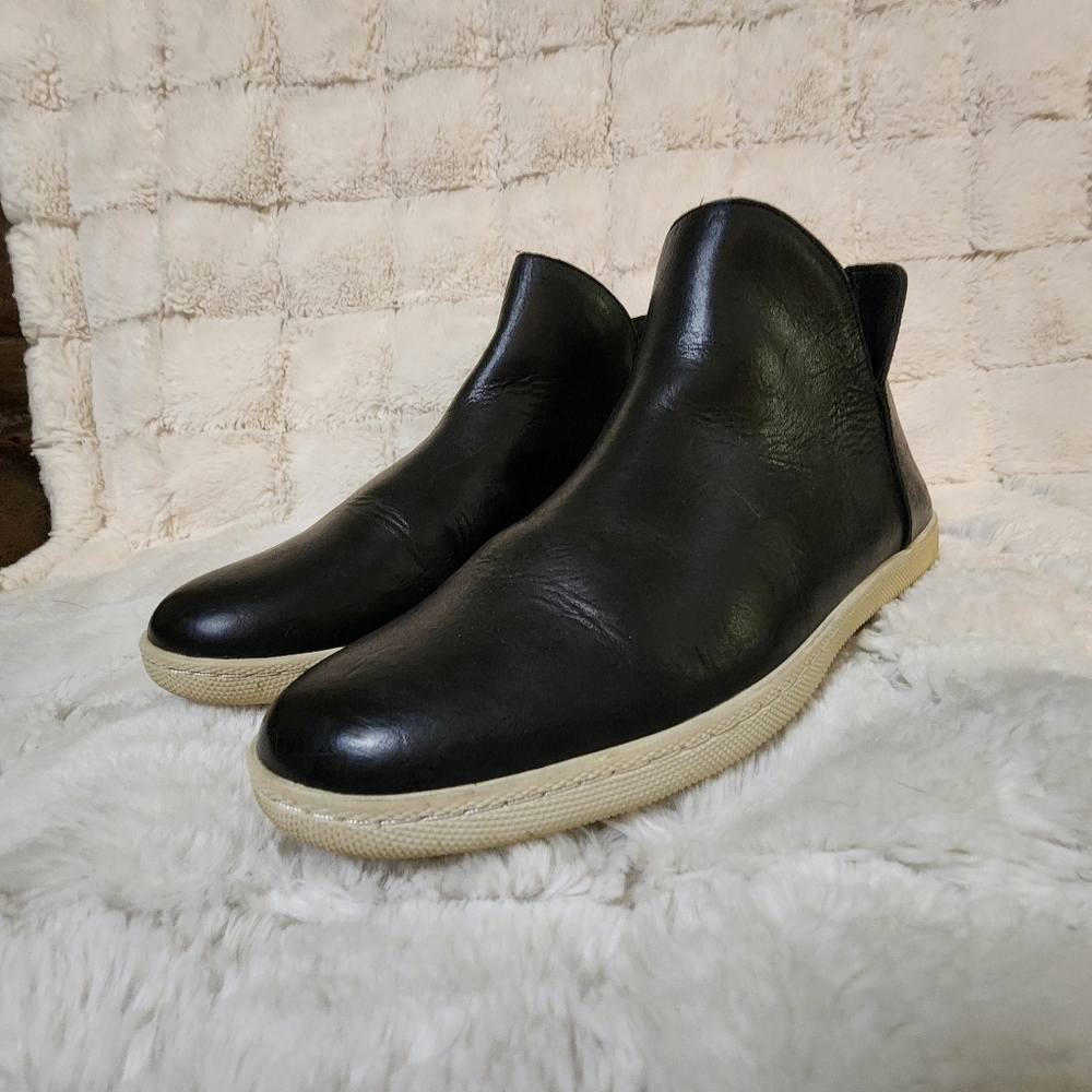 FRYE Womens Size 9 Black Leather Zip Fashion Ankle Boots